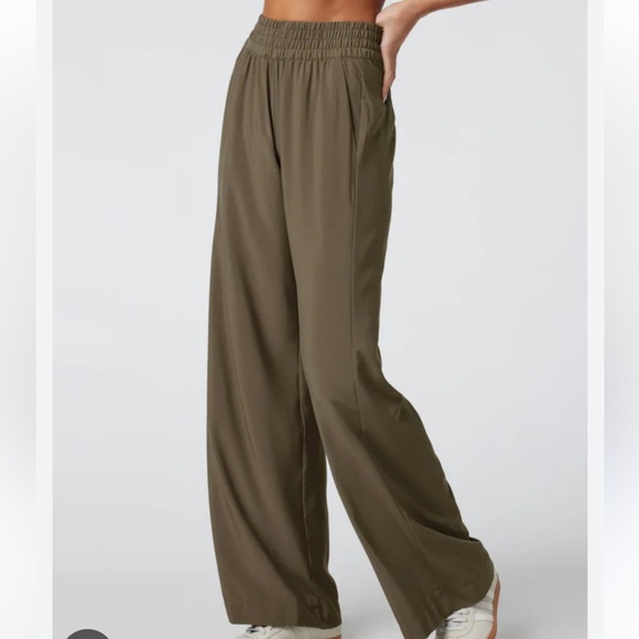 Vuori Pants - Vuori Olive Wide Leg Pants